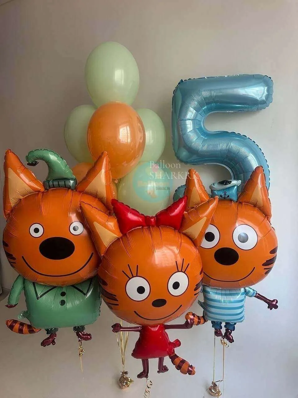 Воздушный шар - Три кота + Фонтан из даблов